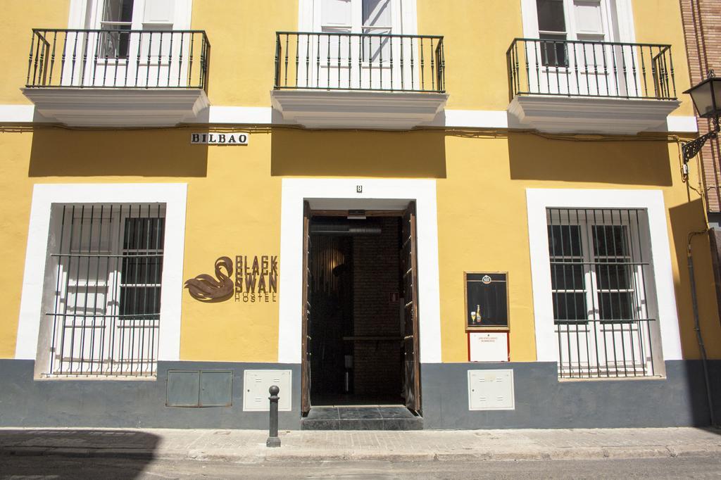 Black Swan Hostel Sevilla Zewnętrze zdjęcie